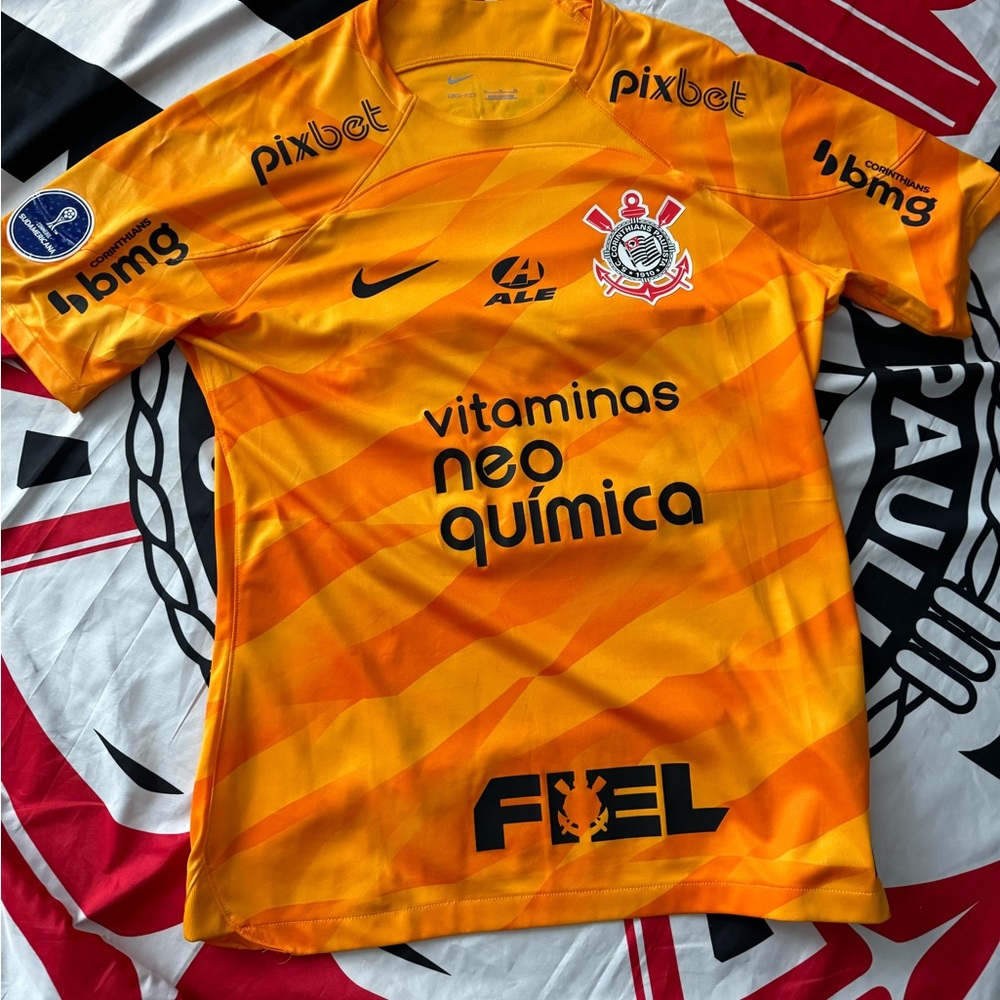 game shirt directly from the player, but the player did not play the game